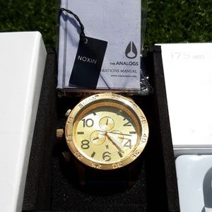NIXON 51-30 GOLD WATCH BRAND NEW WITH BOX AND TAGS
